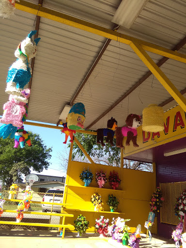 Florist «Davany Flowers & Pinatas», reviews and photos, 522 Cupples Rd, San Antonio, TX 78237, USA