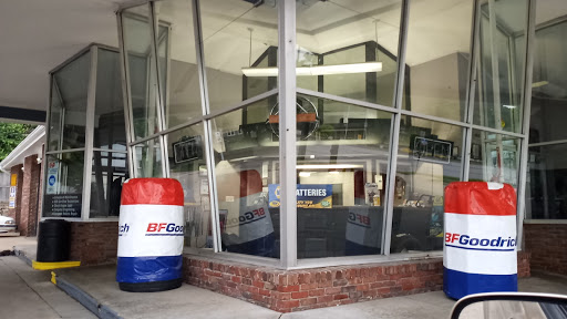 Car Repair and Maintenance «Wornall Automotive», reviews and photos, 7048 Wornall Rd, Kansas City, MO 64113, USA