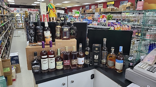 Liquor Store «Royal Liquor & Wine», reviews and photos, 1015 N Randall Rd, Elgin, IL 60123, USA