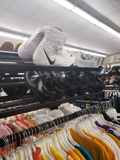 Thrift Store «Park Avenue Thrift», reviews and photos, 1021 Jesse Jewell Pkwy, Gainesville, GA 30501, USA