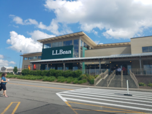 Clothing Store «L.L. Bean», reviews and photos, 60 Eastview Mall Dr, Victor, NY 14564, USA