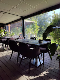 Atmosphère du Restaurant français A la Table de l'Etang à Millery - n°12