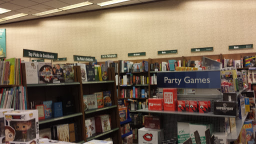 Book Store «Barnes & Noble», reviews and photos, 1991 Sproul Rd, Broomall, PA 19008, USA