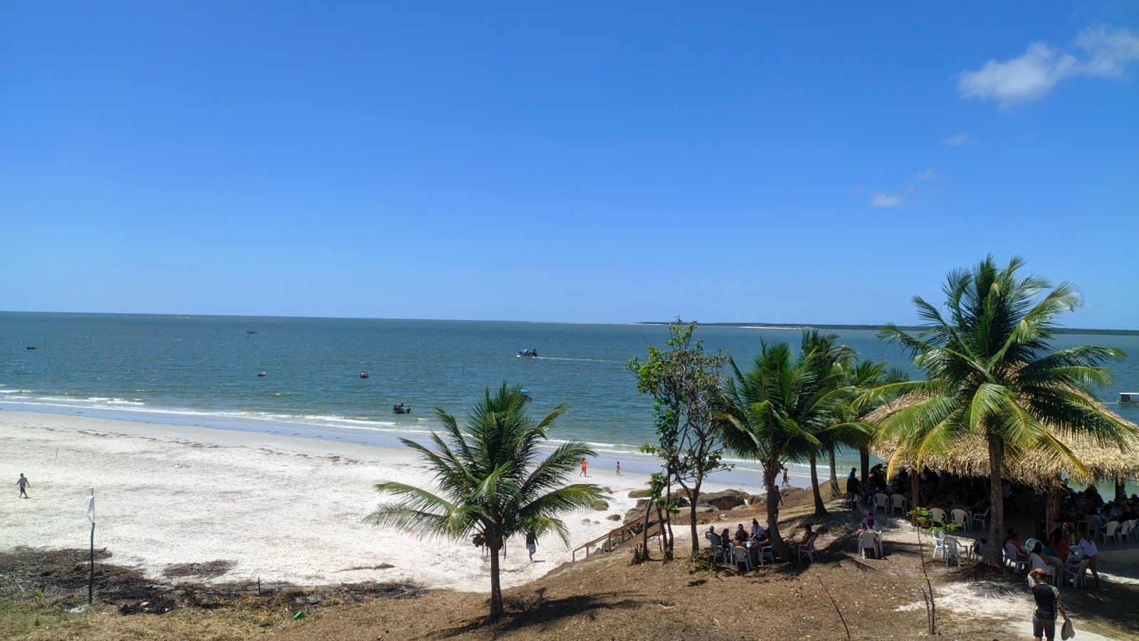 Foto de Praia da Fortaleza con arena brillante superficie