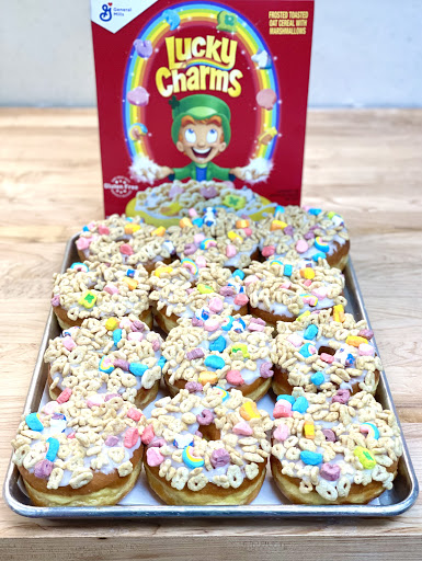 Donut Shop «Donut King», reviews and photos, 411 Middle St, Weymouth, MA 02189, USA