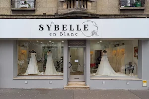 Sybelle en Blanc image