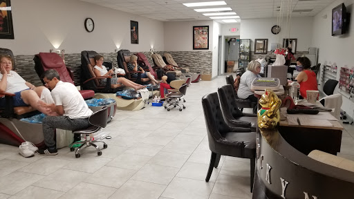 Shopping Mall «Oak Mill Mall», reviews and photos, 7900 N Milwaukee Ave, Niles, IL 60714, USA