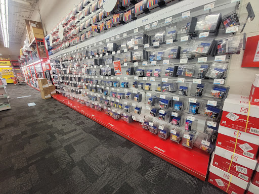 Office Supply Store «Staples», reviews and photos, 13013 Seminole Blvd, Largo, FL 33778, USA