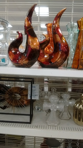 Clothing Store «Ross Dress for Less», reviews and photos, 527 Baltimore Pike, Bel Air, MD 21014, USA