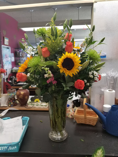 Florist «Flowers With Grace», reviews and photos, 9253 Magnolia Ave, Riverside, CA 92503, USA