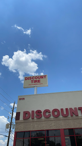 Tire Shop «Discount Tire Store - Humble, TX», reviews and photos, 20130 US-59, Humble, TX 77338, USA