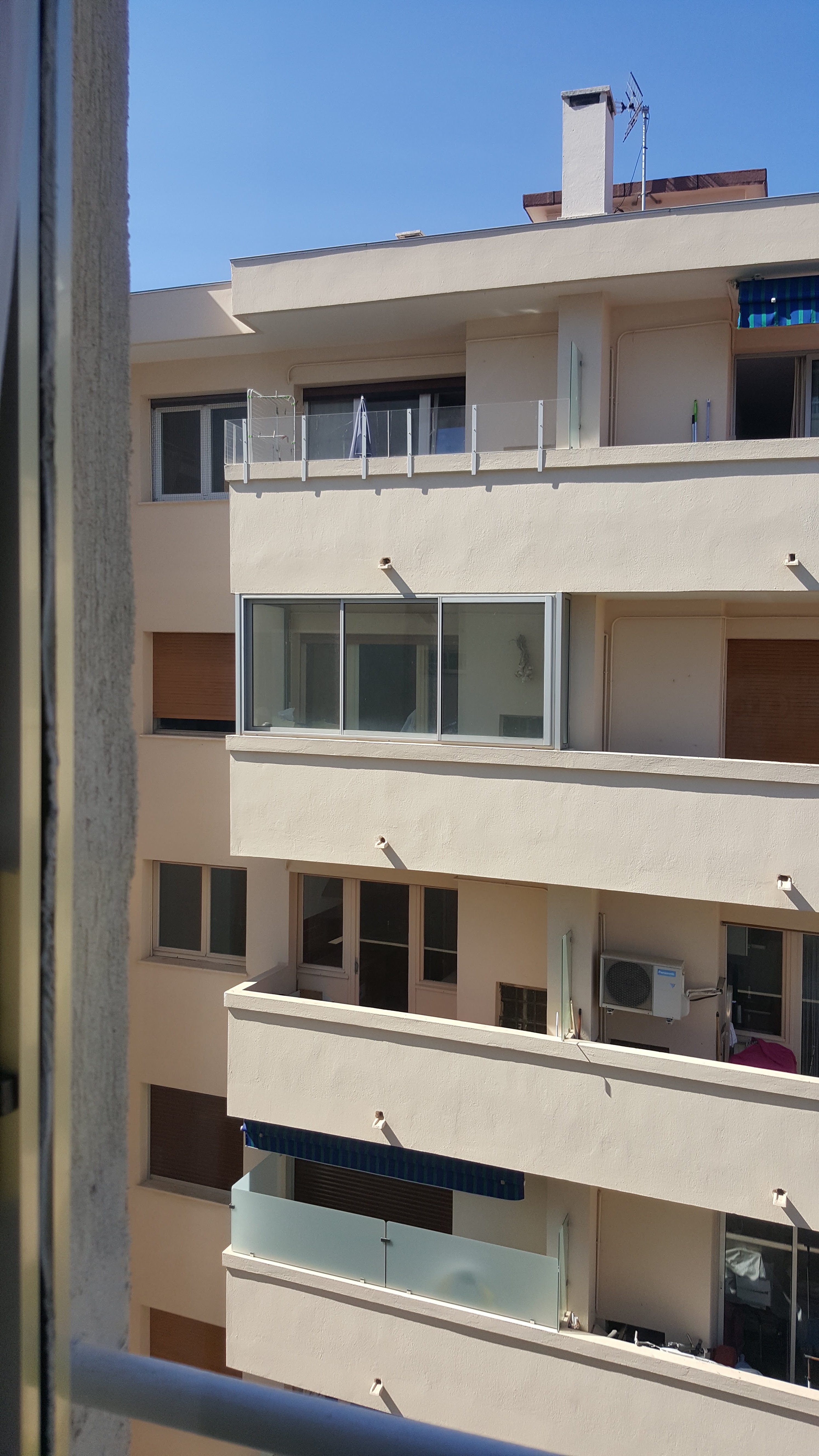 Photo n° 3 de l'avis de Raffles.u fait le 14/08/2017 à 14:06