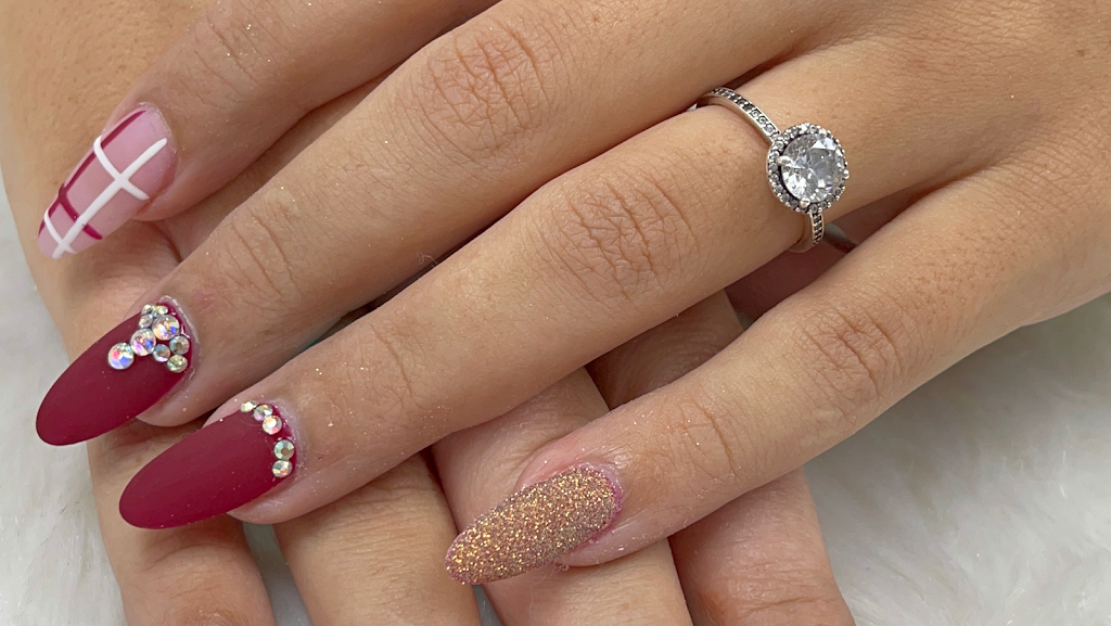 Luxury Nails 30809