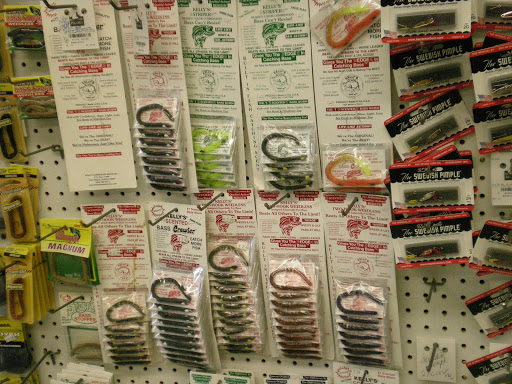 Sporting Goods Store «Big Bear Hunting & Firearms - Hunting Store», reviews and photos, 401 Putnam Pike, Harmony, RI 02829, USA