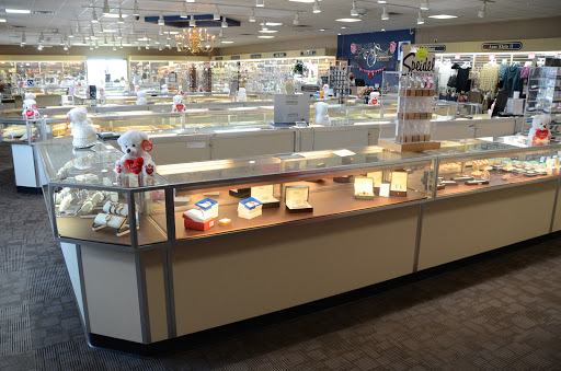 Jewelry Store «L E Smith Family Jewelers», reviews and photos, 9501 Collinsville Rd, Collinsville, IL 62234, USA