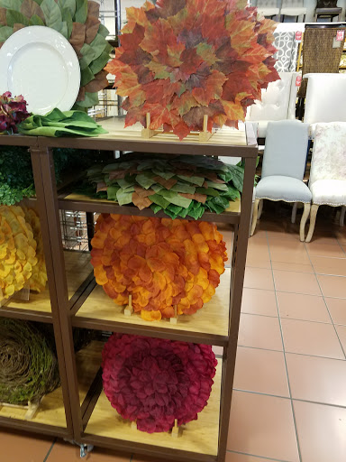 Shopping Mall «Riverdale Plaza Shopping Center», reviews and photos, 1044 W Mercury Blvd, Hampton, VA 23666, USA