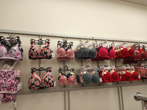 Clothing Store «Burlington Coat Factory», reviews and photos, 2543 Webster Ave, Bronx, NY 10458, USA