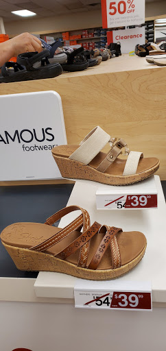 Shoe Store «Famous Footwear», reviews and photos, 7611 W Thomas Rd, Phoenix, AZ 85033, USA