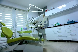Star Implant - Urgente stomatologice - Cabinet stomatologic Sibiu image