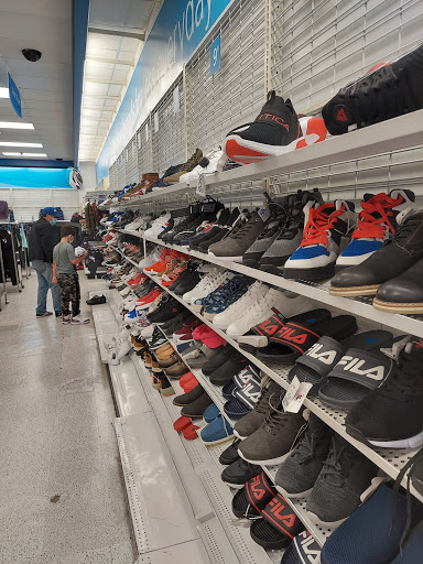 Clothing Store «Ross Dress for Less», reviews and photos, 13300 S Cleveland Ave, Fort Myers, FL 33907, USA