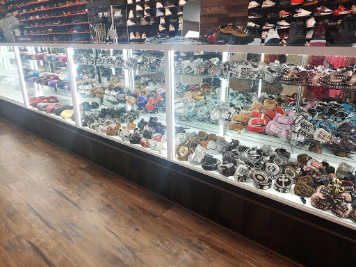 Fashion Accessories Store «Rock Star Fashion», reviews and photos, 1881 Lockbourne Rd, Columbus, OH 43207, USA