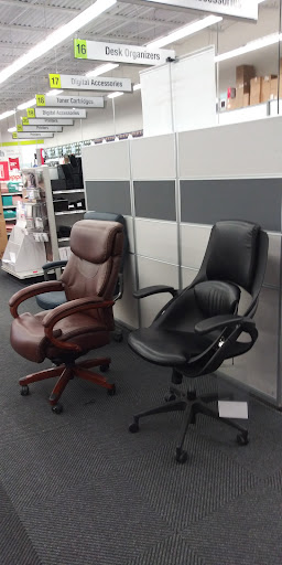 Office Supply Store «Staples», reviews and photos, 1207 N Landing Way, Renton, WA 98057, USA