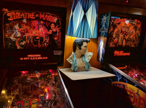 Bar «Happy Dog», reviews and photos, 5801 Detroit Ave, Cleveland, OH 44102, USA