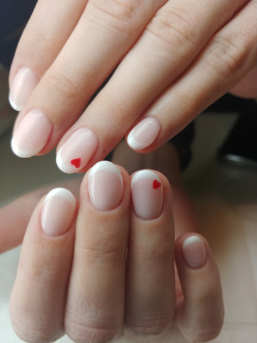 Mika's nails מיקה ציפורניים - חיפה