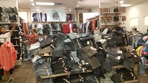 Clothing Store «GUESS Factory», reviews and photos, 442 Evergreen Ct, Central Valley, NY 10917, USA