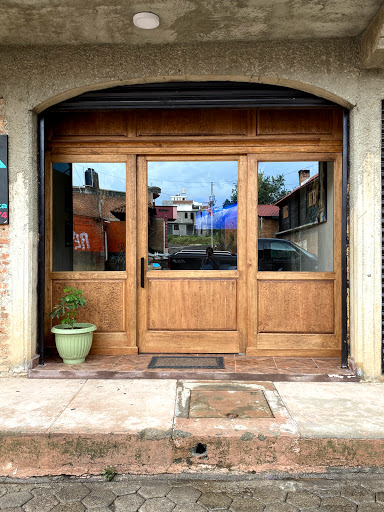 Exeni desde la raíz en Cherán