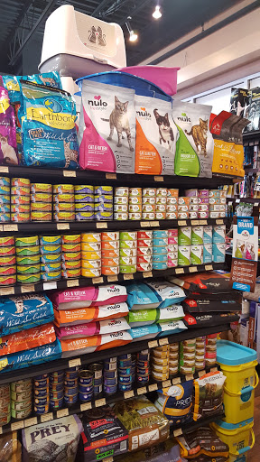 Pet Store «Pet Valu», reviews and photos, 37 Monroe Turnpike, Trumbull, CT 06611, USA