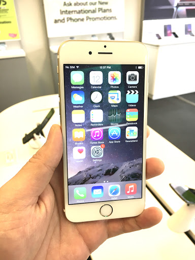 Cell Phone Store «Tracfone Wireless Exclusive Store (Cellphone Repair- iPhone Repair- Screen Repair)», reviews and photos, 10812 SE Oak St b, Portland, OR 97222, USA