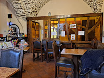 Atmosphère du Restaurant français hotel Restaurant Le Prieuré à Sainte-Croix-en-Jarez - n°1