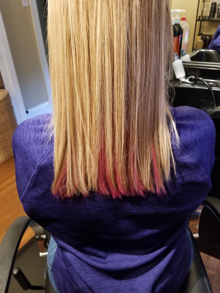 Ahh Salon 28075