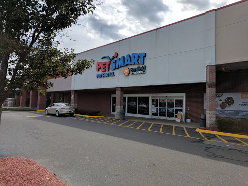 Pet Supply Store «PetSmart», reviews and photos, 5 Main St, East Hartford, CT 06118, USA