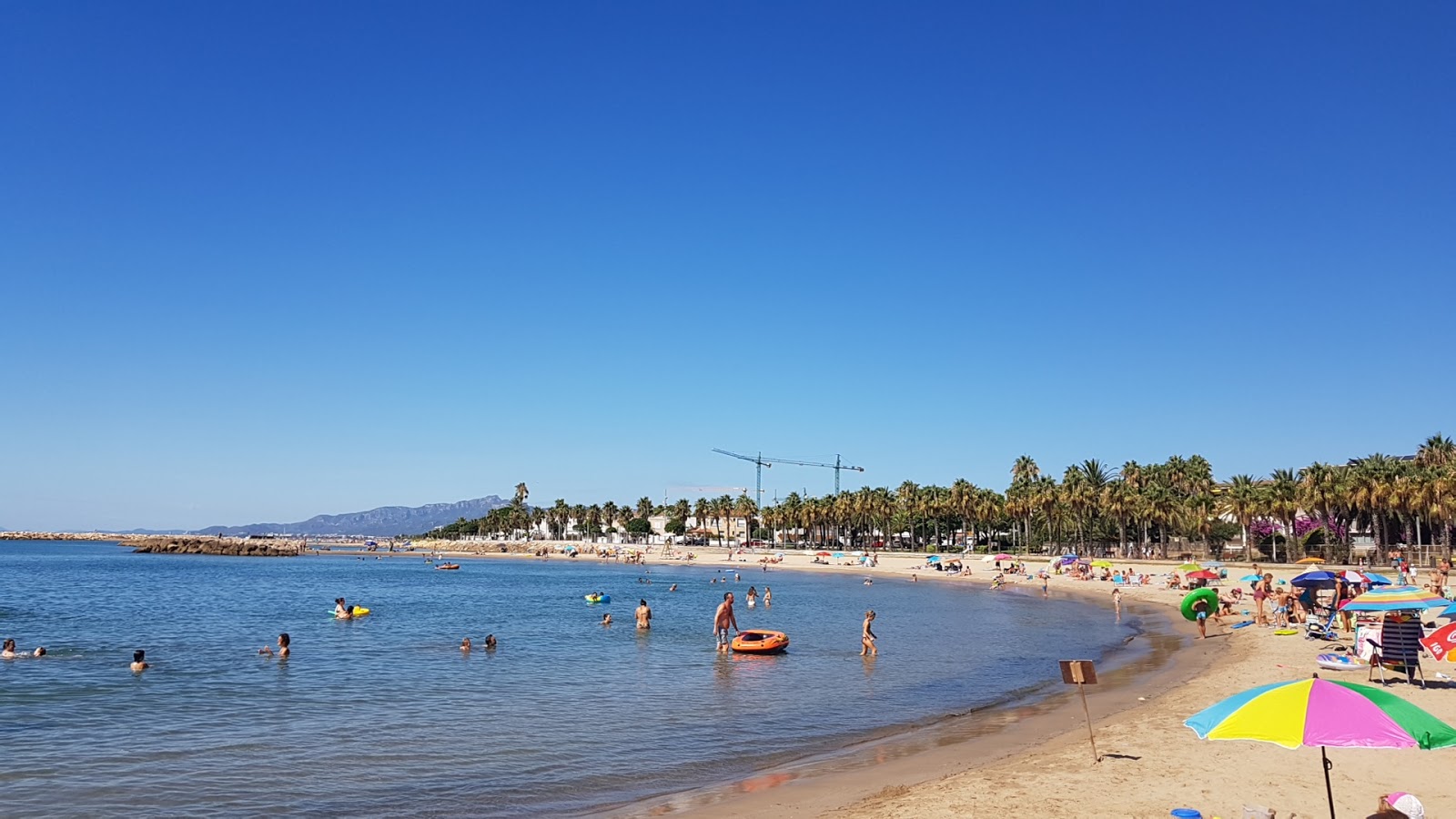 Foto de Playa de Cambrils con playa amplia