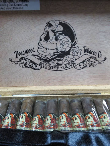 Tobacco Shop «Tobacco Town», reviews and photos, 17108 Fort St, Riverview, MI 48193, USA