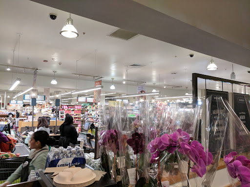 Grocery Store «Whole Foods Market», reviews and photos, Whole Foods Market, 110 Bloomingdale Rd, White Plains, NY 10605, USA