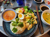 Soupe du Restaurant vietnamien Haïnan chicken rice à Paris - n°1