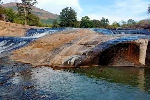 Sospadar Waterfall ସୋସପଦର ଜଳପ୍ରପାତ image