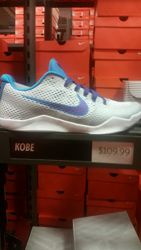Sporting Goods Store «Nike Factory Store», reviews and photos, 1 Outlet Blvd #600, Wrentham, MA 02093, USA