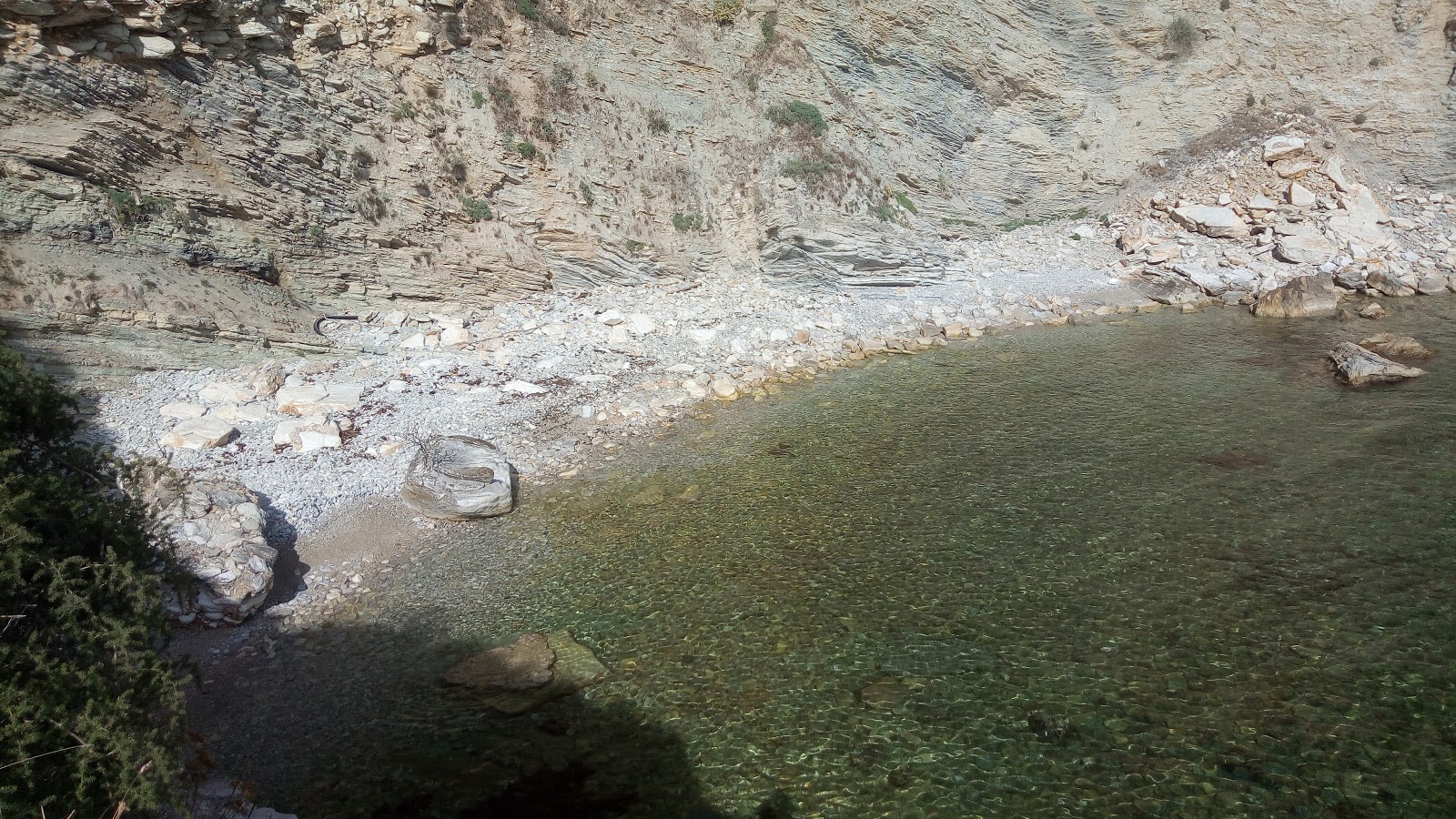 Photo of Cala dei Sogni with partly clean level of cleanliness