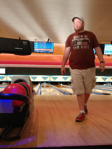 Bowling Alley «Midway Bowling Center», reviews and photos, 1561 Holly Pike, Carlisle, PA 17015, USA