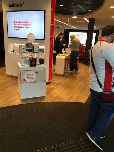 Cell Phone Store «Verizon», reviews and photos, 2780 NW 188th Ave, Hillsboro, OR 97124, USA
