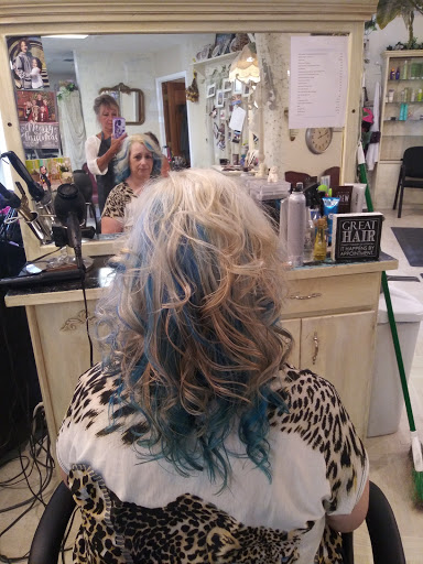 Hair Salon «Klassic Cuts Salon», reviews and photos, 205 1st St NE B, Yelm, WA 98597, USA