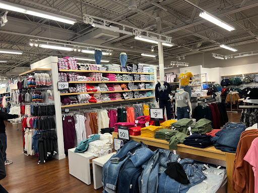 Clothing Store «Gap Outlet», reviews and photos, 1000 PA-611, Tannersville, PA 18372, USA