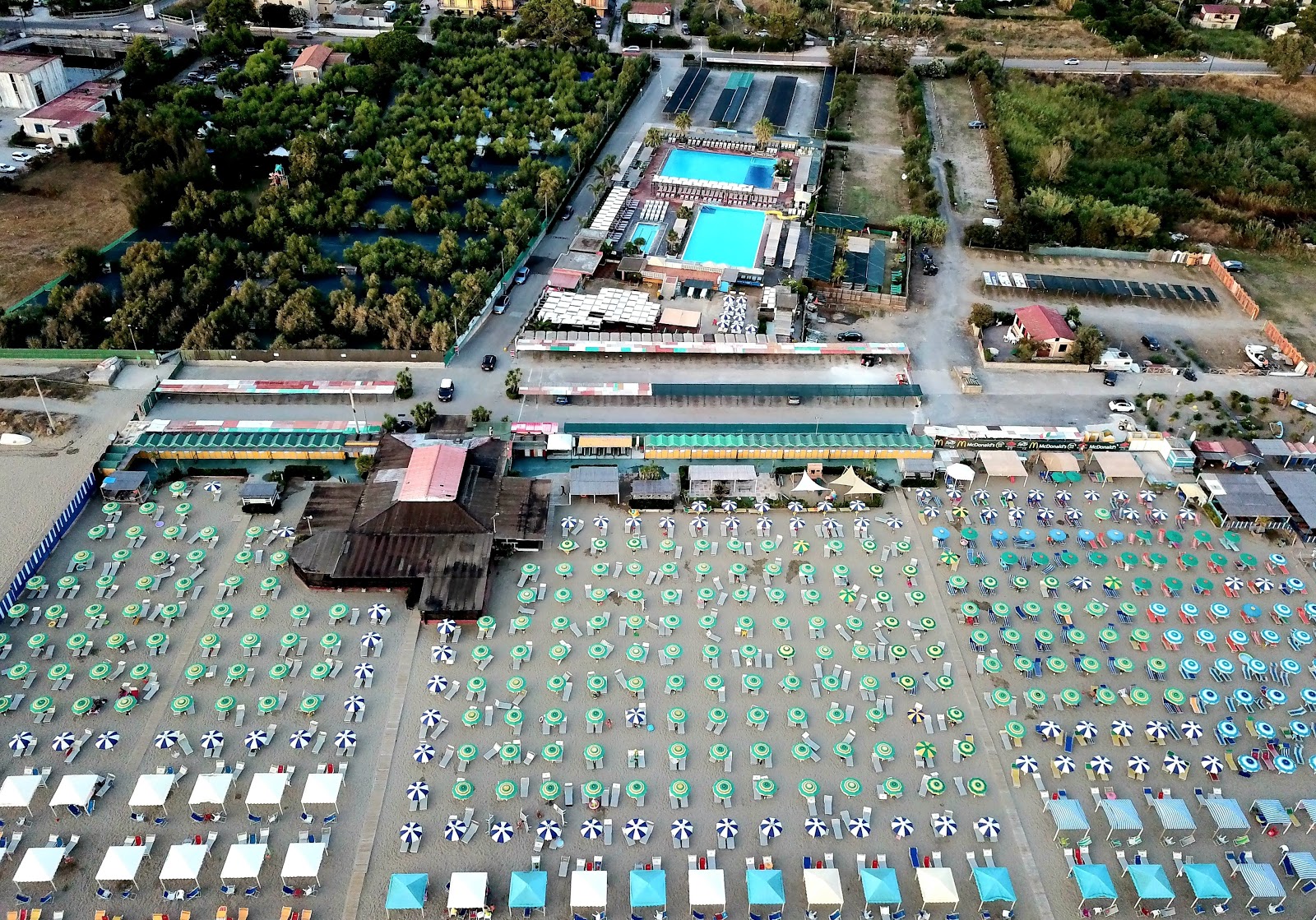Spiaggia di Marina di Eboli'in fotoğrafı - tatil için iyi evcil hayvan dostu nokta