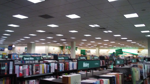Book Store «Barnes & Noble Booksellers The Parks at Arlington Mall», reviews and photos, 3881 S Cooper St #2027, Arlington, TX 76015, USA