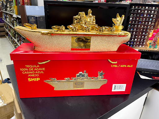 Liquor Store «Royal Liquor & Wine», reviews and photos, 1015 N Randall Rd, Elgin, IL 60123, USA