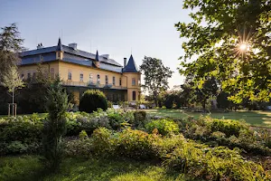 Chateau park image
